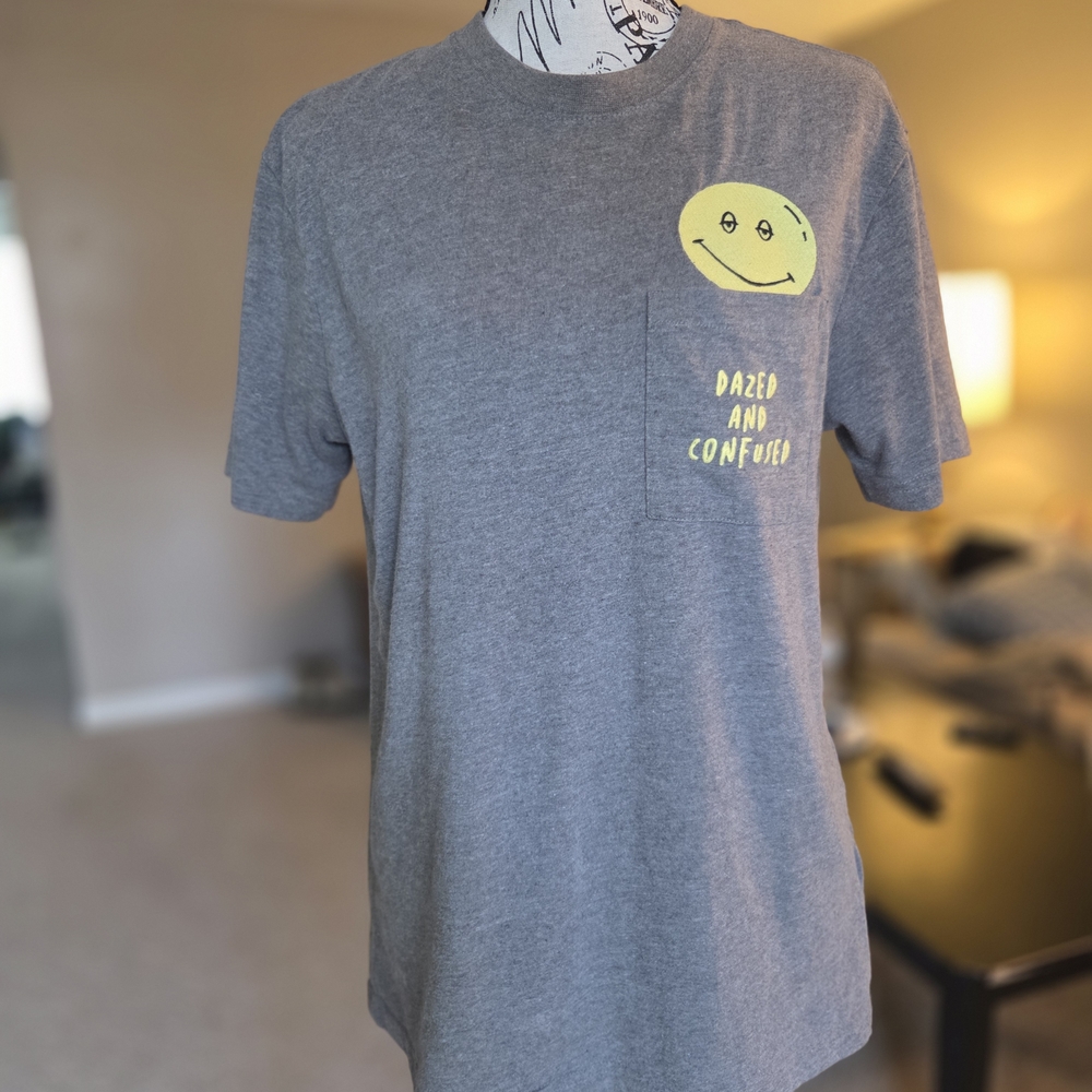 American Eagle Embroidered Gray Tee with Yellow Smiley